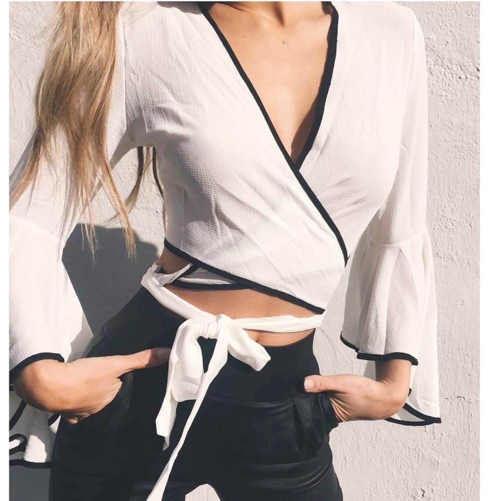 Love Sexy Flare bell Sleeve Crop Top 🥂✨ - Picture 3 of 4